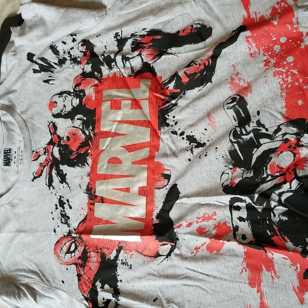 Nwts Marvel adult tshirt size med